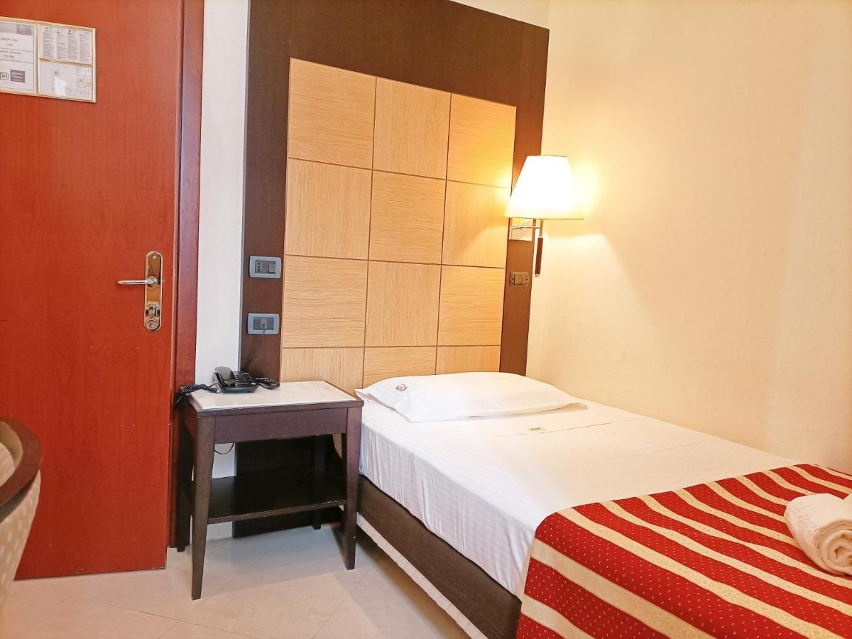 Hotel Fiorella Milano Εξωτερικό φωτογραφία