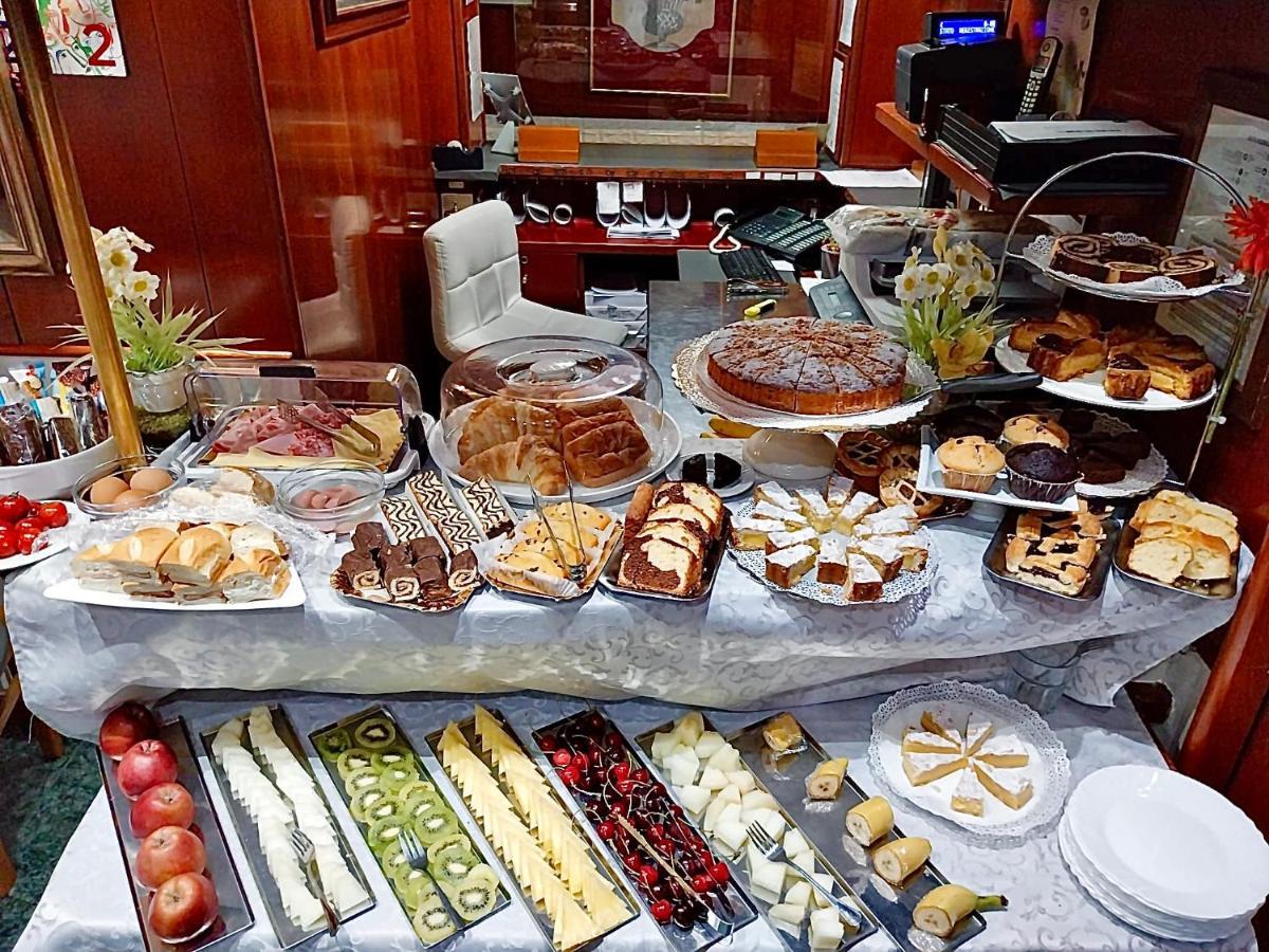 Hotel Fiorella Milano Εξωτερικό φωτογραφία
