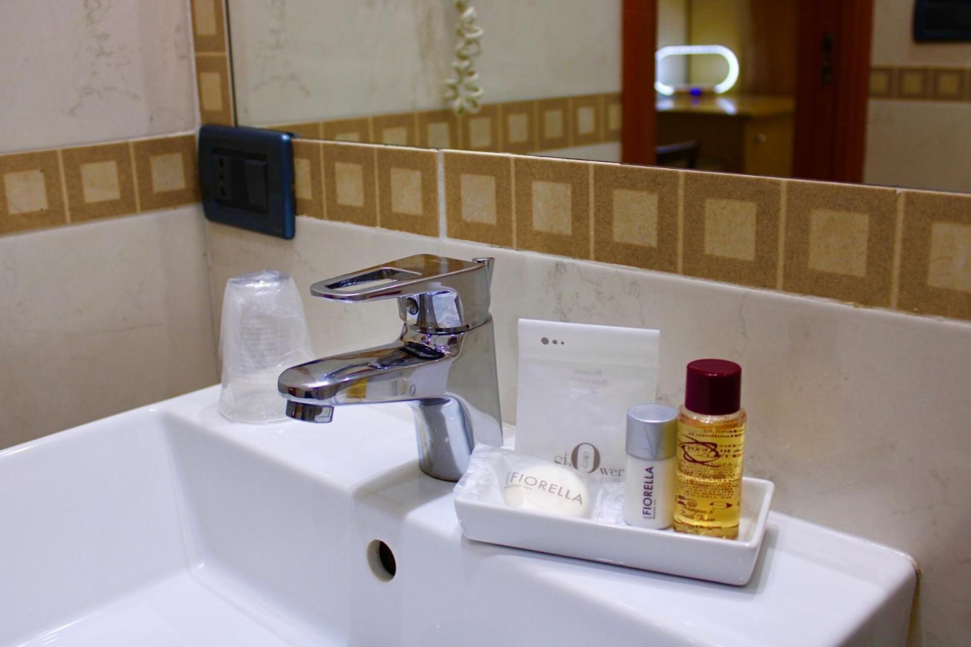 Hotel Fiorella Milano Εξωτερικό φωτογραφία
