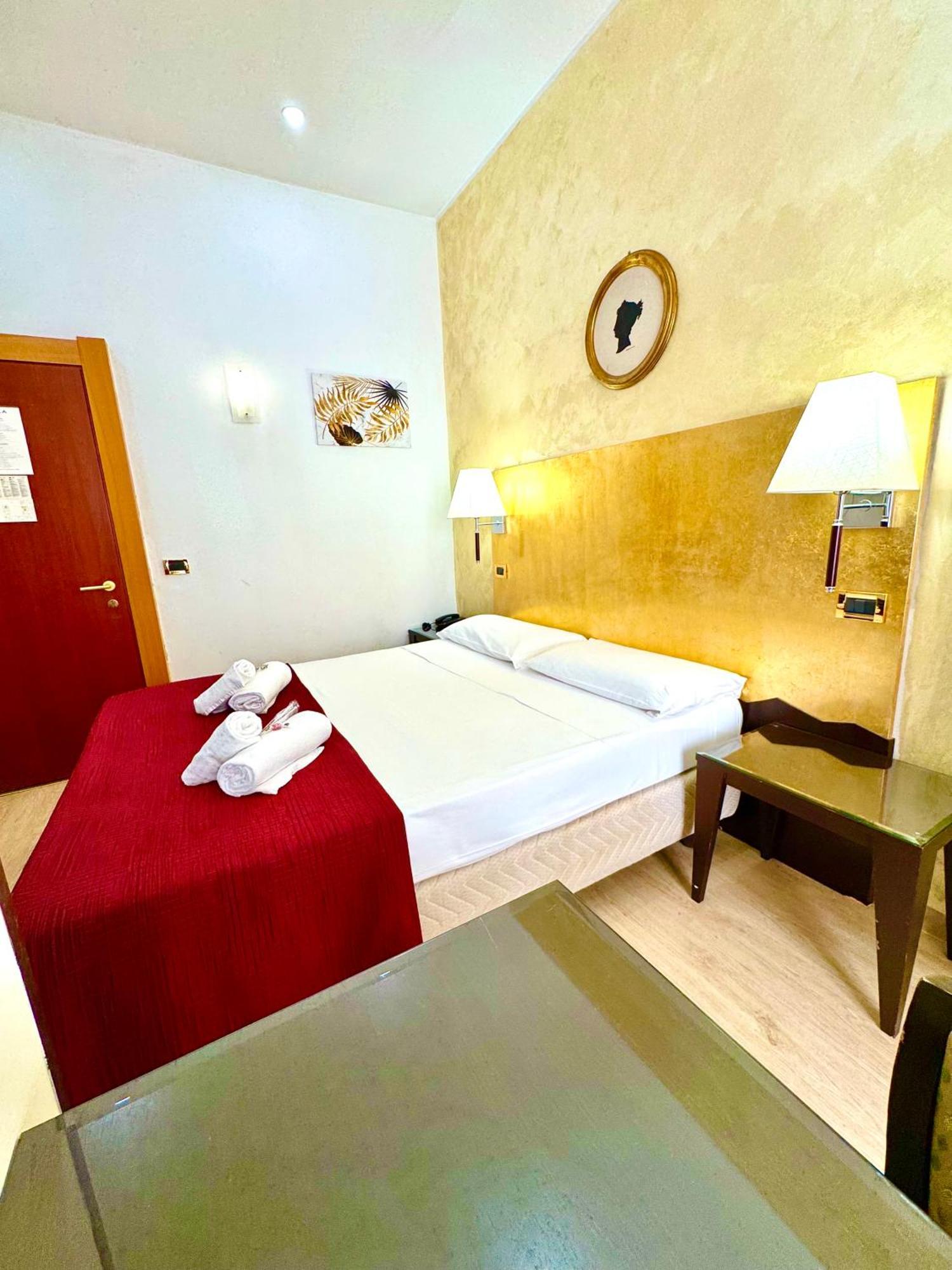 Hotel Fiorella Milano Εξωτερικό φωτογραφία